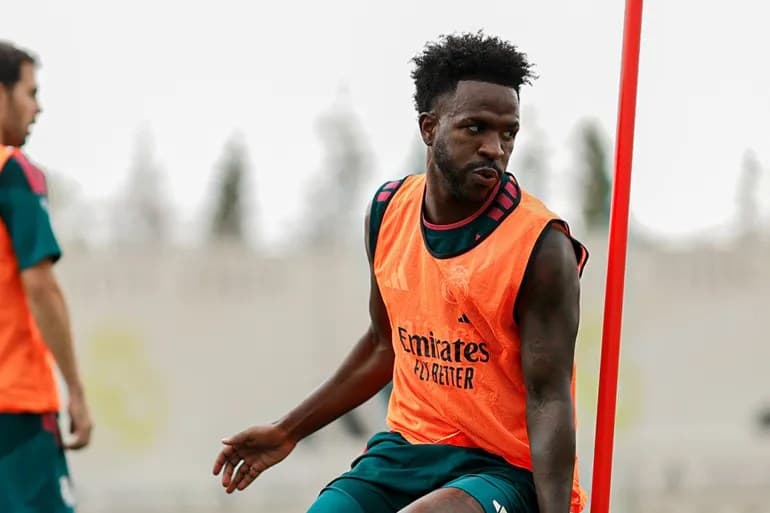 بين مدريد وأرسنال.. فينيسيوس يكشف كواليس حواره الأول مع مورينيو