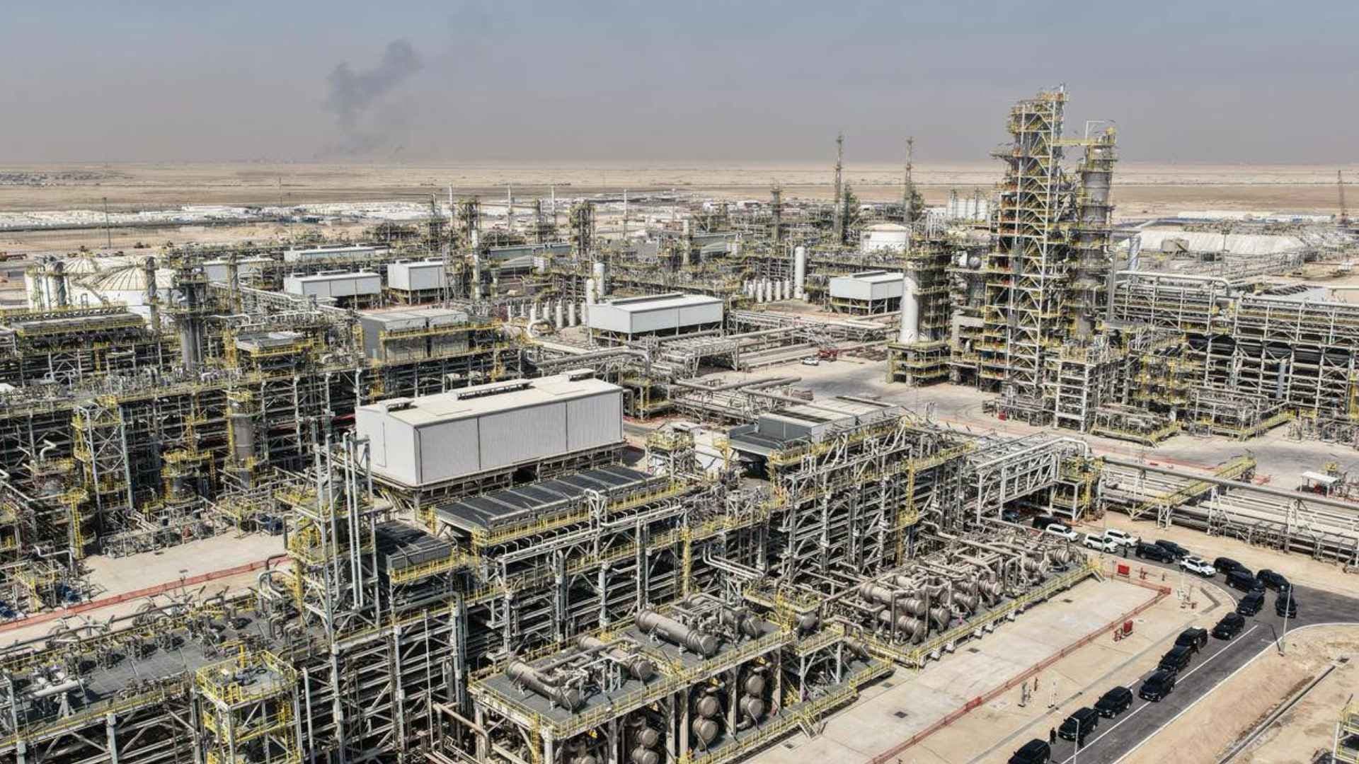 العراق يرفع طاقة معالجة الغاز المصاحب إلى 60% ويستعد للسيطرة على الحرق بحلول 2028